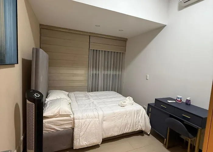 Luxury Executive 3 Bedroom Uptown Parksuites Tower 1 Pensión *